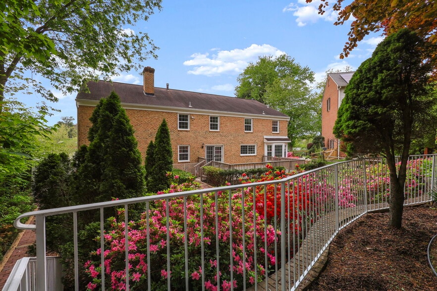 More Photos Of 9725 Lookout Pl, Gaithersburg Healthcare For Sale