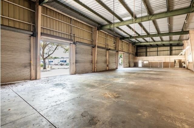More Photos Of 12477 66th Street North, Largo Auto Repair For Lease