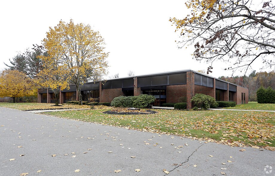 More Photos Of 264 S River Rd, Bedford Coworking Space