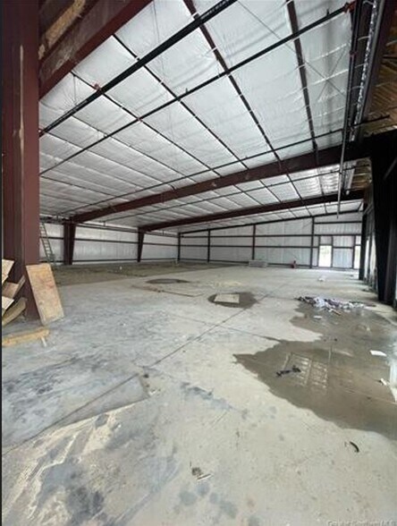More Photos Of 1920 E McNeese St, Lake Charles Office For Lease