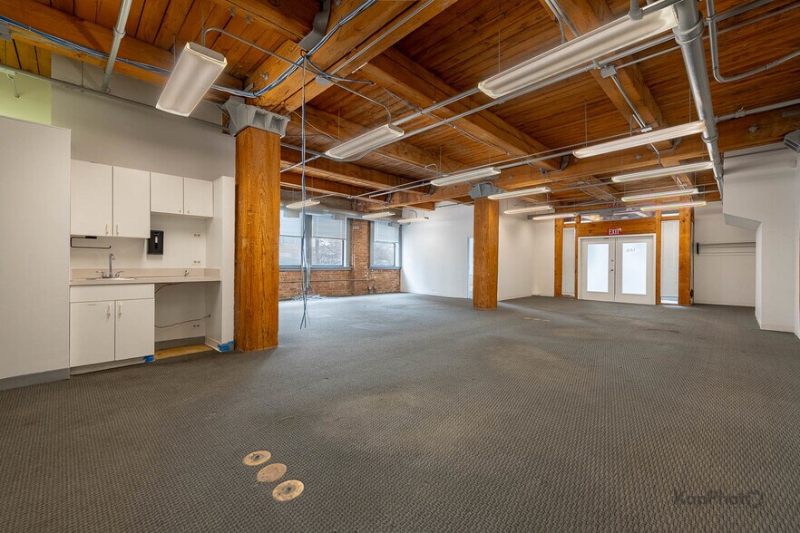 More Photos Of 921 W Van Buren St, Chicago Office Residential For Sale