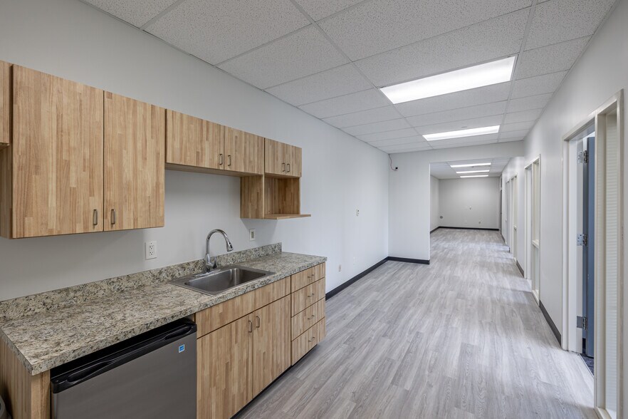 More Photos Of 1116 S Walton Blvd, Bentonville Office For Lease