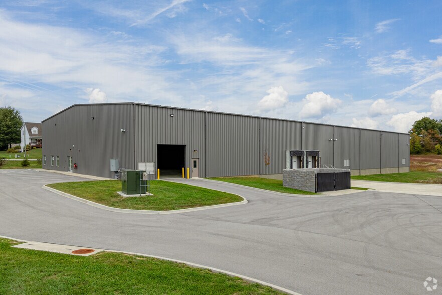 More Photos Of 1781 Kitty Hawk Dr, Elizabethtown Warehouse For Lease