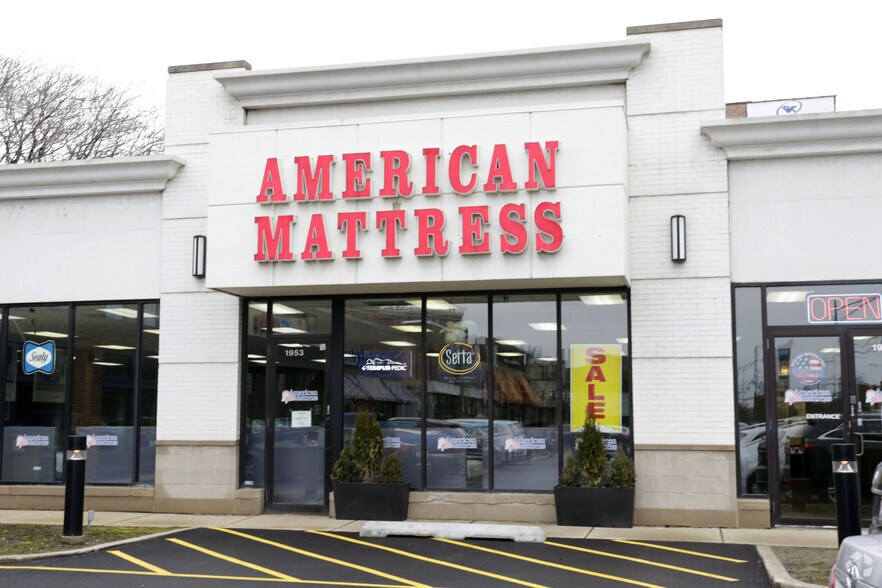 More Photos Of 1941-1953 N Clybourn Ave, Chicago Freestanding For Lease