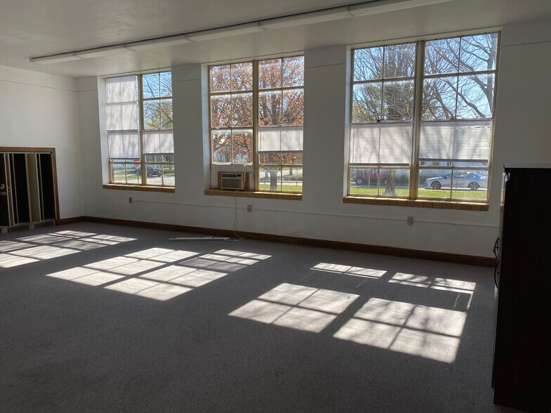 More Photos Of 719 S Fayette St, Washington Court House Flex For Sale