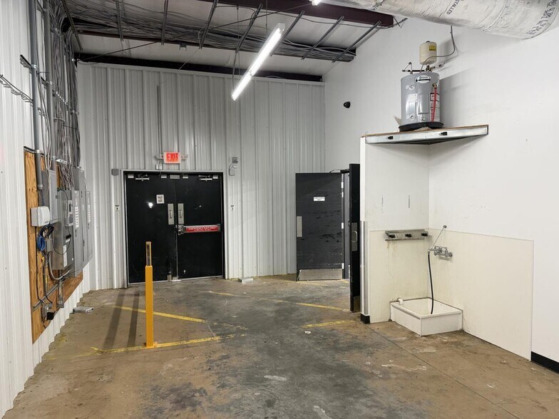 More Photos Of 10893 Nc Highway 211 E, Aberdeen Freestanding For Lease