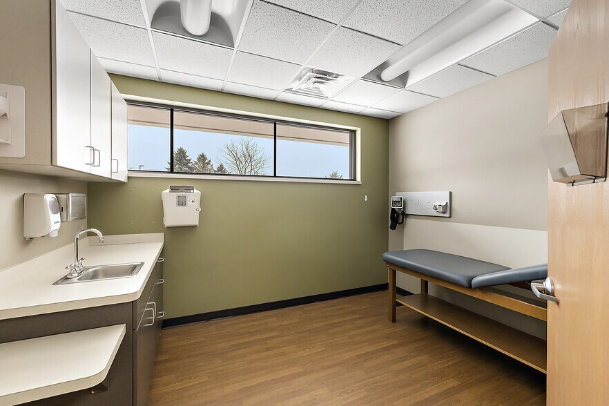 More Photos Of 1794 N Lapeer Rd, Lapeer Medical For Sale