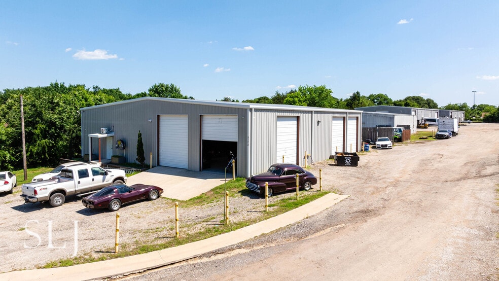 More Photos Of 5160-5172 Lemons Rd, Fort Worth Warehouse For Sale
