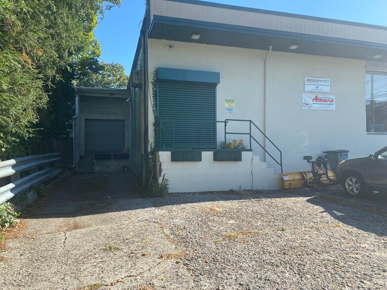 More Photos Of 800 E Boston Post Rd, Mamaroneck Storefront For Lease