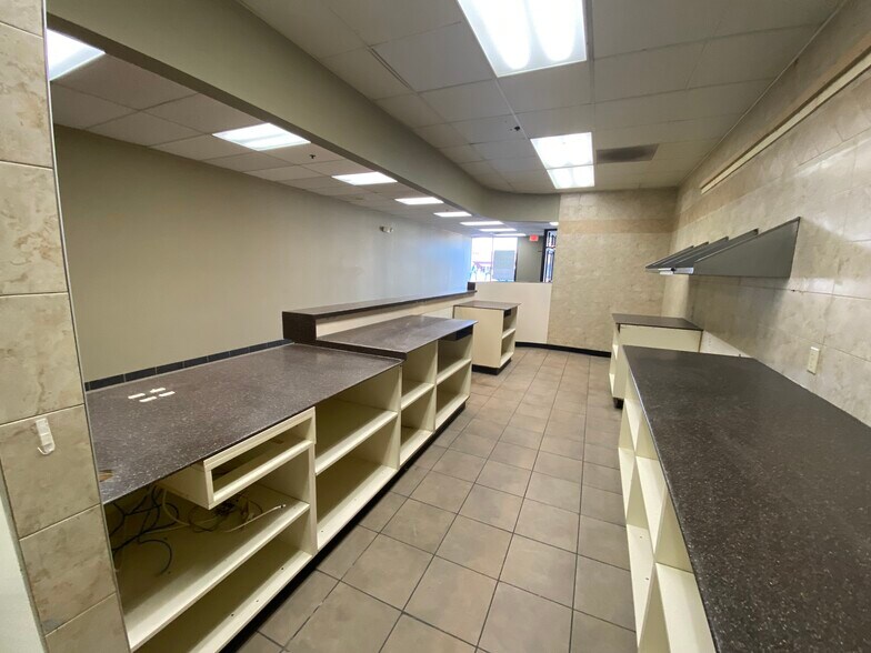 More Photos Of 539-541 Pawling Ave, Troy Freestanding For Lease