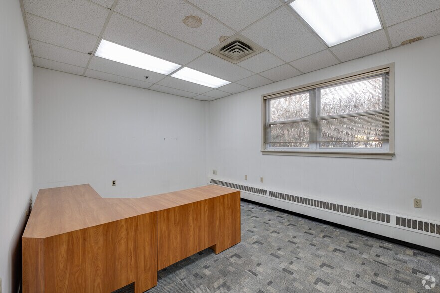 More Photos Of 235 New York Dr, Fort Washington Light Manufacturing For Lease