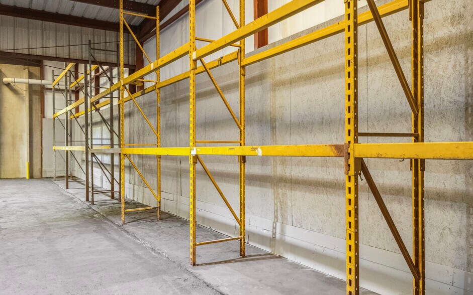 More Photos Of 6900 Woolworth Rd, Shreveport Warehouse For Sale