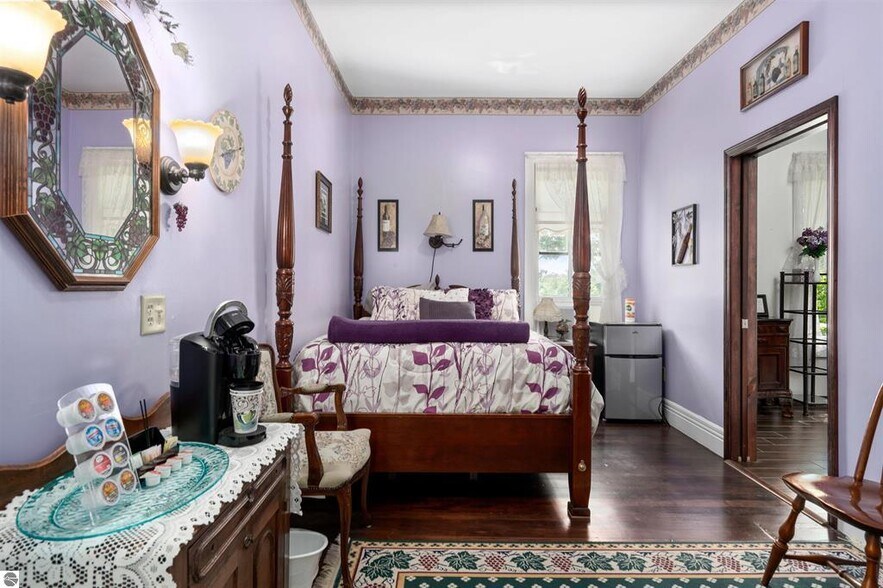 More Photos Of 18599 Mission Rd, Traverse City Hotel For Sale