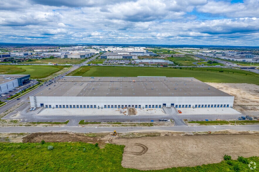 More Photos Of 865 Gibraltar Rd, Vaughan Distribution For Lease