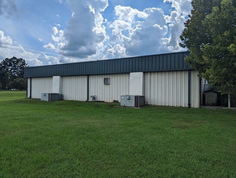More Photos Of 2608 E Highway 76, Marion General Retail For Sale