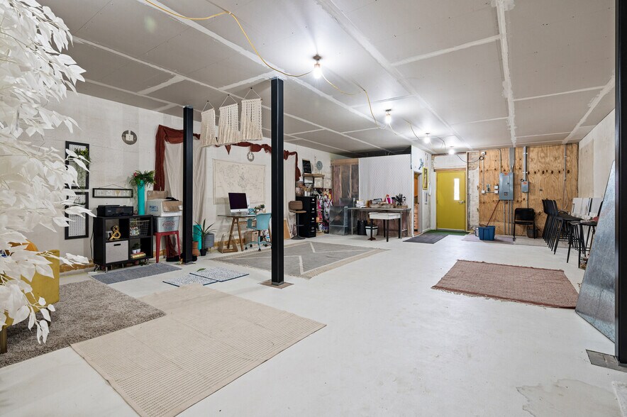 More Photos Of 102 State St N, Waseca Office For Sale