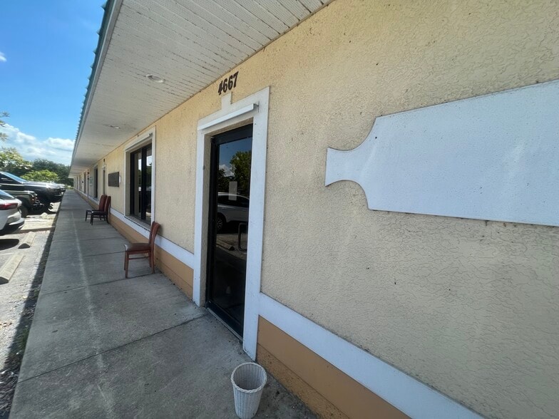 More Photos Of 4637 E Price Blvd, North Port Freestanding For Lease