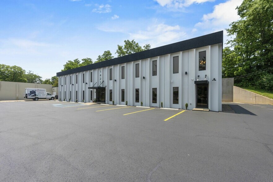 More Photos Of 1427 Thomas Dr, Cape Girardeau Coworking Space