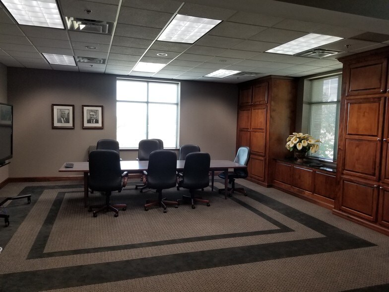 More Photos Of 6801 Augusta Rd, Greenville Warehouse For Sale