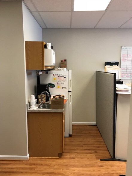 More Photos Of 9102 Industry Dr, Manassas Park Warehouse For Sale