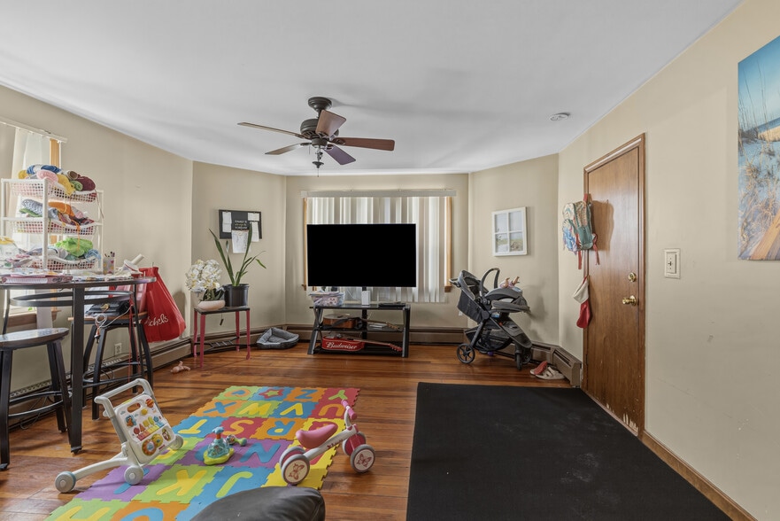 More Photos Of 141 Hunter St, Fall River Apartments For Sale