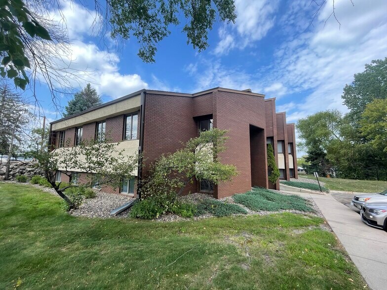More Photos Of 2480 White Bear Ave N, Maplewood Medical For Sale
