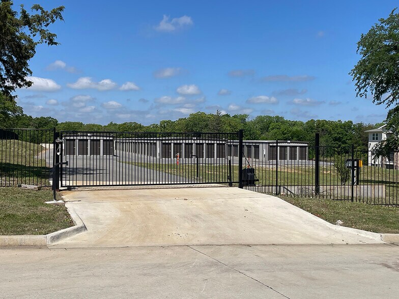 More Photos Of 4135 N Parkdale Ln, Denison Self Storage For Sale