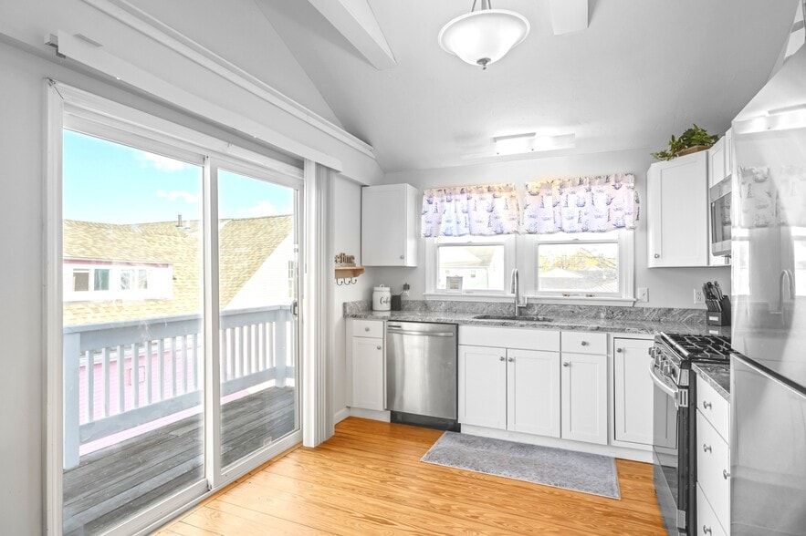 More Photos Of 574 Main St, Hyannis Storefront Retail Residential For Sale
