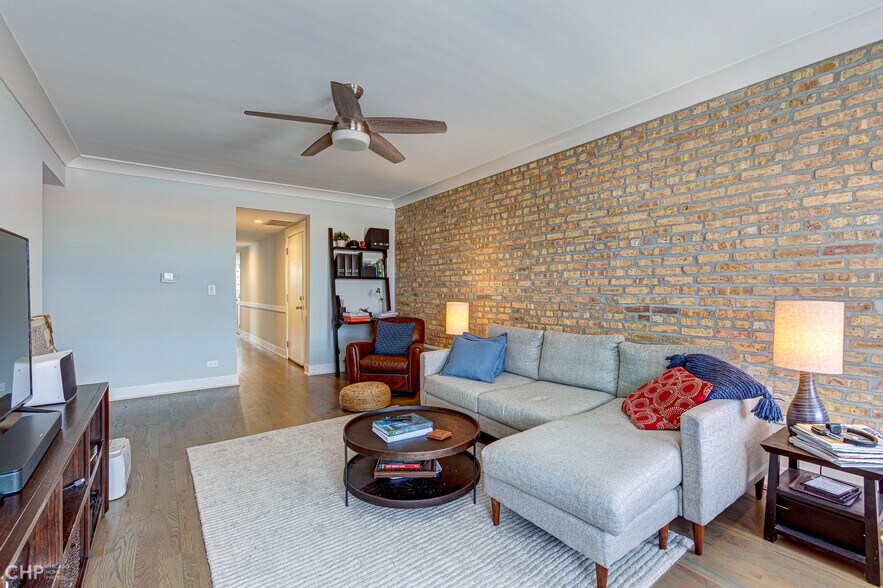 More Photos Of 6710-6712 N Northwest Hwy, Chicago Apartments For Sale