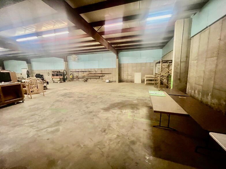 More Photos Of 718 York St, Quincy Warehouse For Lease