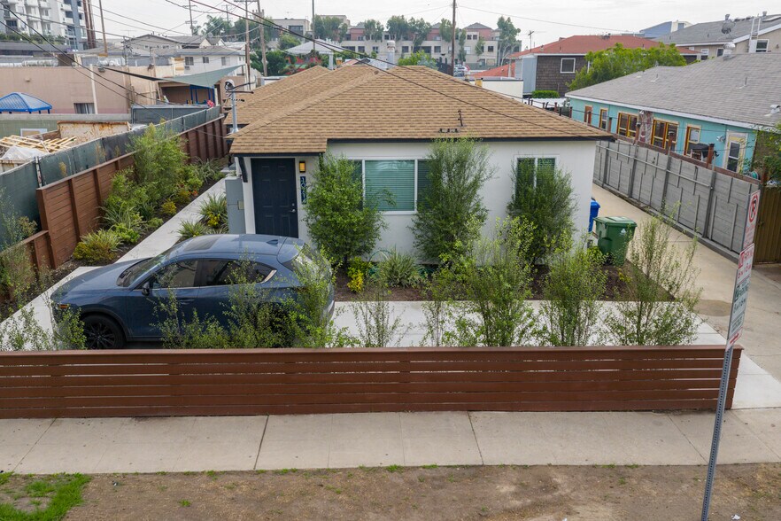 More Photos Of 10720 Charnock Rd, Los Angeles Multifamily For Sale