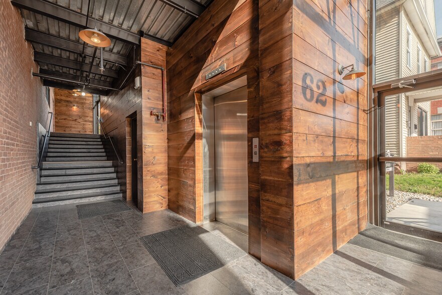 More Photos Of 62 Washington St, Middletown Office For Lease