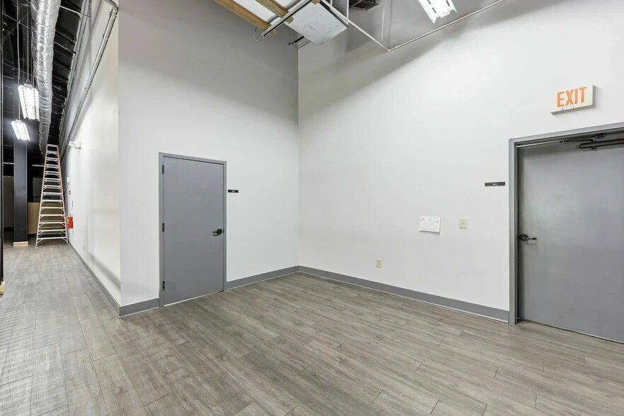 More Photos Of 4336 Cornelia Hwy, Lula Freestanding For Lease