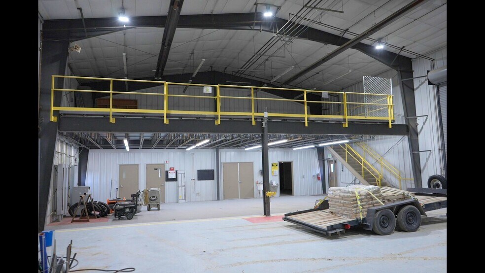 More Photos Of 45 Lagoon Rd, Rock Springs Warehouse For Lease