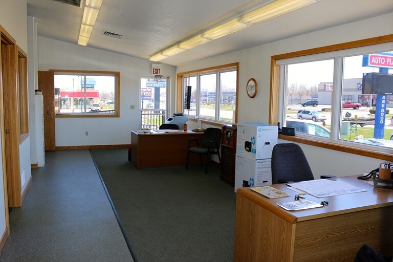 More Photos Of 3897 Wilder Rd, Bay City General Retail For Lease