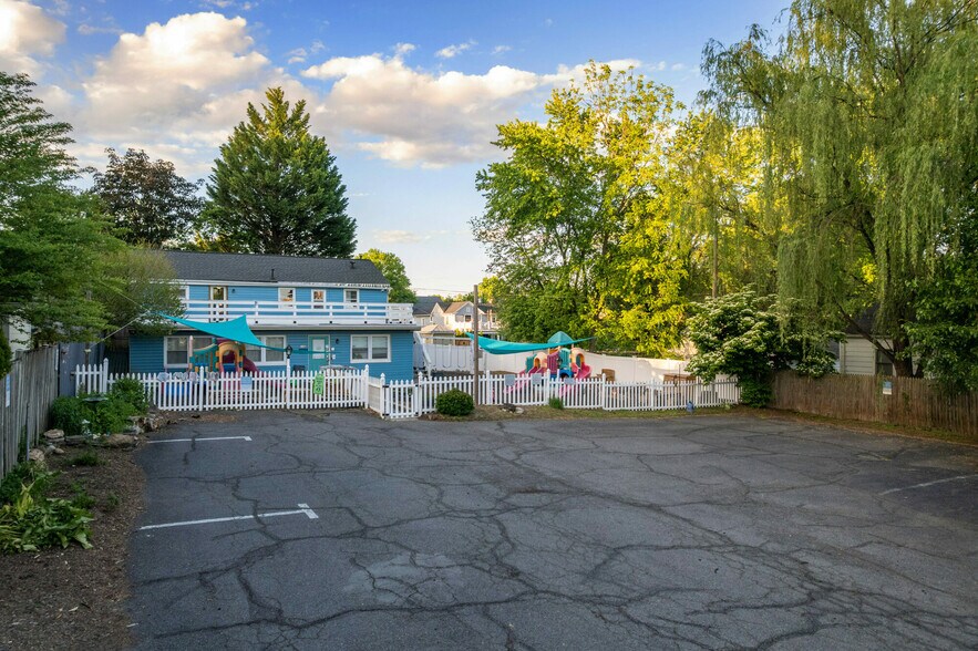 More Photos Of 248 Loudoun St SW, Leesburg Daycare Center For Lease