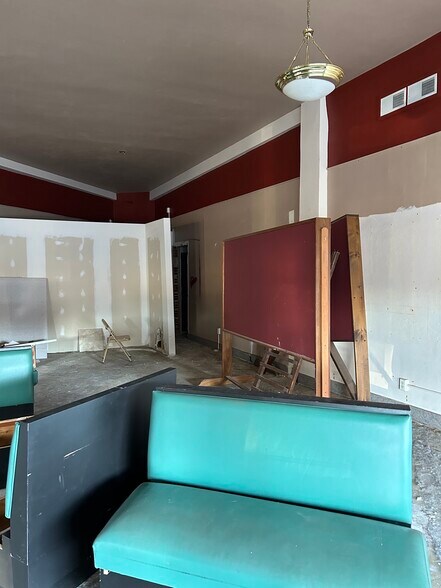 More Photos Of 4 Market St, Lockport Medical For Lease