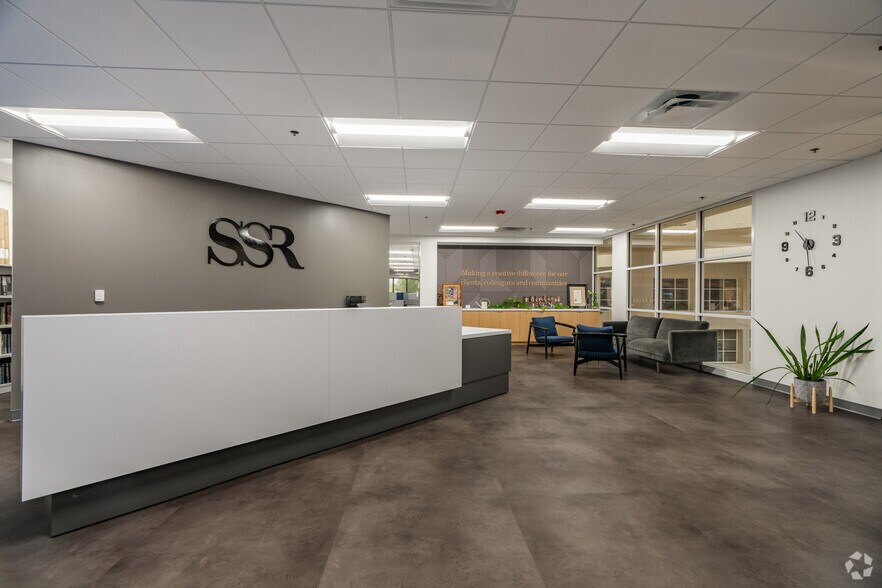 More Photos Of 2650 Thousand Oaks Blvd, Memphis Office For Lease