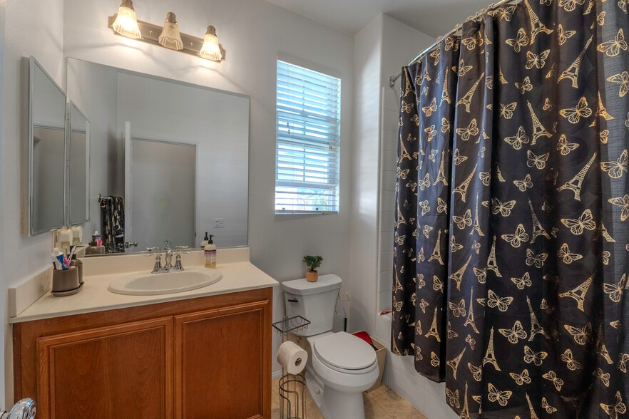 More Photos Of 10997 Cedarhurst Way, Riverside Multifamily For Sale