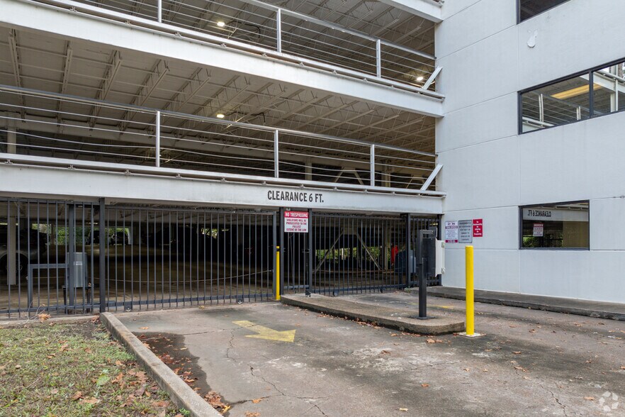 More Photos Of 1001 S Dairy Ashford Rd, Houston Office For Lease