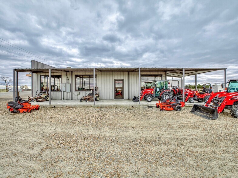 More Photos Of 2238 N Broadway St, Checotah Auto Repair For Sale