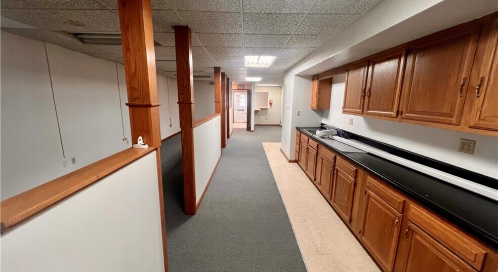 More Photos Of 438 Line Ave, Ellwood City Office For Sale