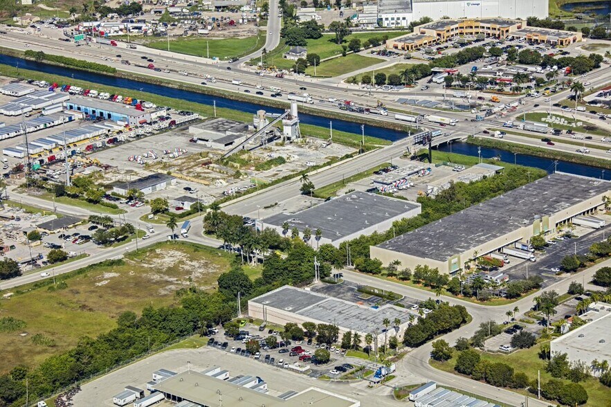 More Photos Of 11200 NW 138th St, Medley Warehouse For Lease