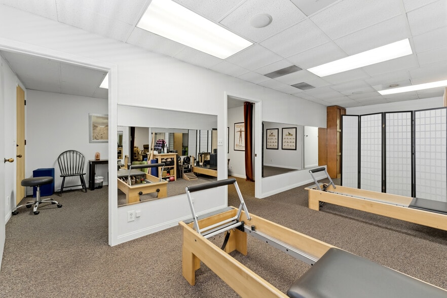 More Photos Of 2900 Bristol St, Costa Mesa Office For Sale