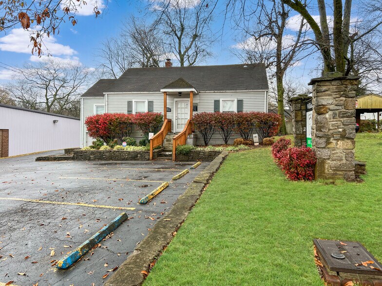 More Photos Of 183 Thompson Ln, Nashville Medical For Lease