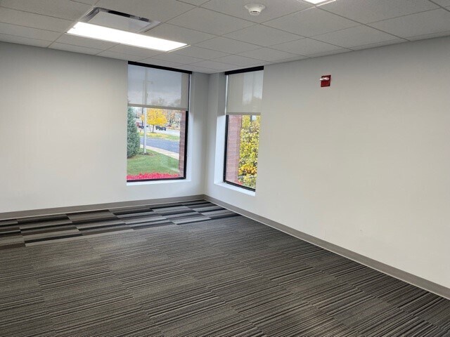 More Photos Of 255 E Lake St, Bloomingdale Office For Lease