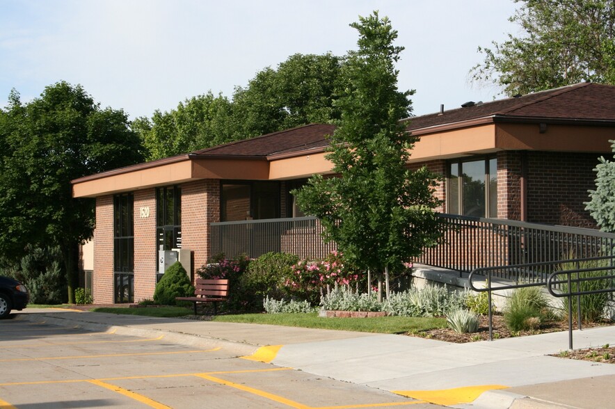 Primary Photo Of 1520 S 70th St, Lincoln Medical For Lease