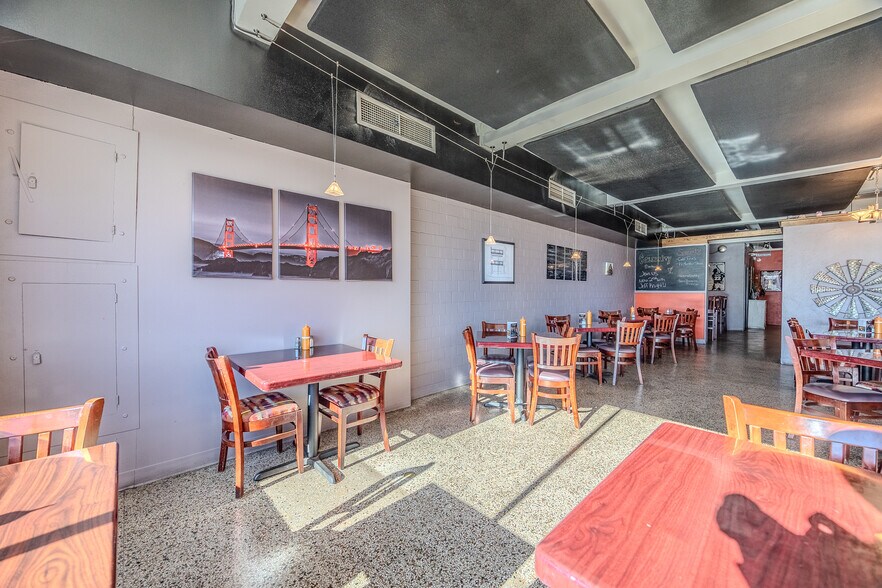 More Photos Of 201 W Commercial St, Lebanon Office For Sale