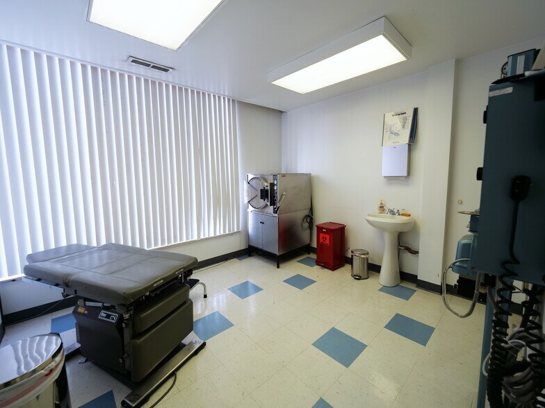 More Photos Of 6441-6453 S Pulaski Rd, Chicago General Retail For Sale