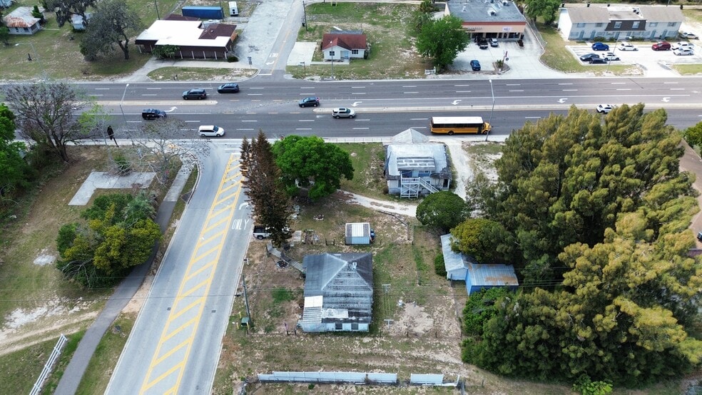 More Photos Of 980 S Lake Shore Way, Lake Alfred Multifamily For Sale